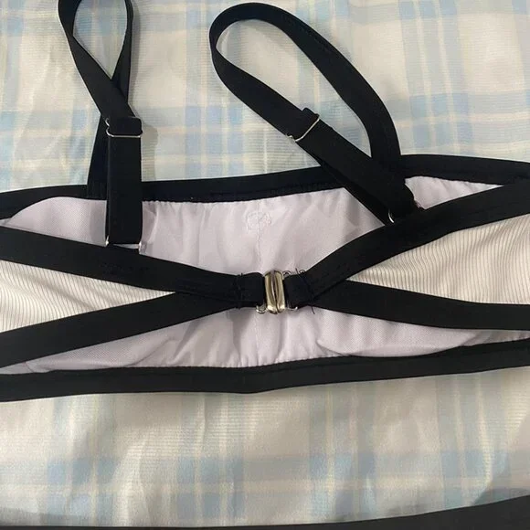 Celine's Classic Black And White Bikini Top Is A Bandeau-Style Halter Top. - Picture 6 of 7